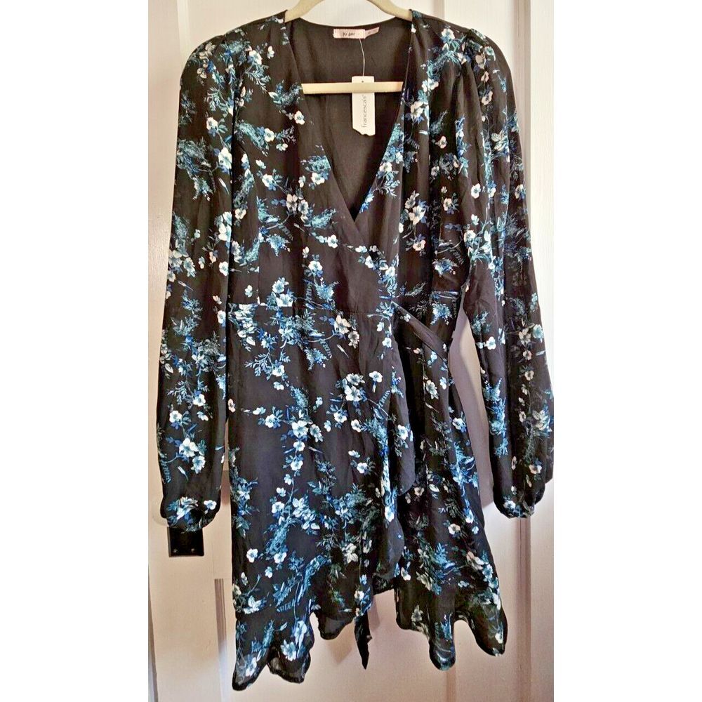NWT Mi Ami  Francesca's Floral Wrap dress Lexi flare hem long sleeve short‎ Sz M